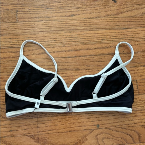 Leslie Amon Caro Black Bikini Top - Picture 4 of 4